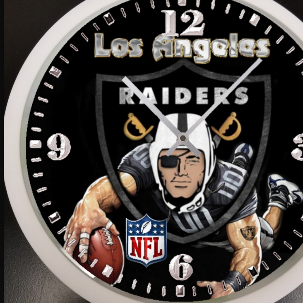 Raiders clock - Picture 3 of 4